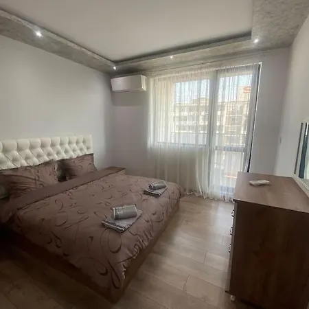 Cozy-1bd Flat *
